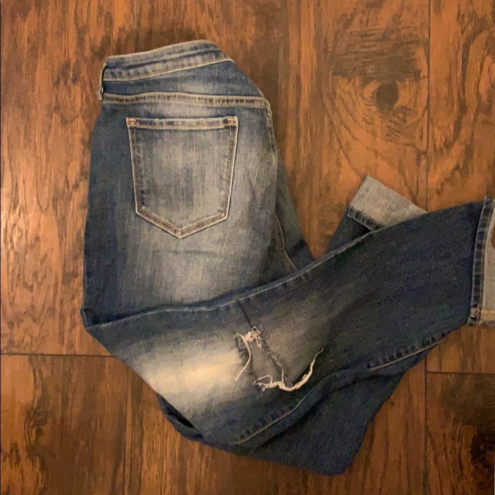 Mid-Rise Boyfriend Crops